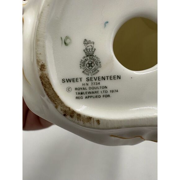 Royal Doulton Sweet Seventeen Figurine Porcelain HN 2734 Vintage England Lady - Picture 13 of 15